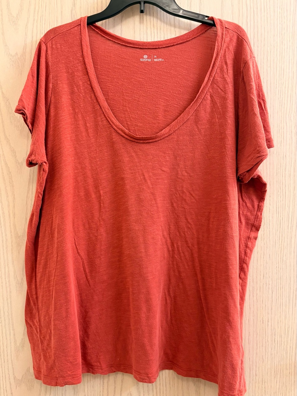 Susina Short Sleeve Scoop Neck Tee in Melon